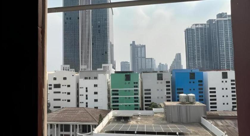 Rest@Ratchada Hotel Bangkok Exterior photo